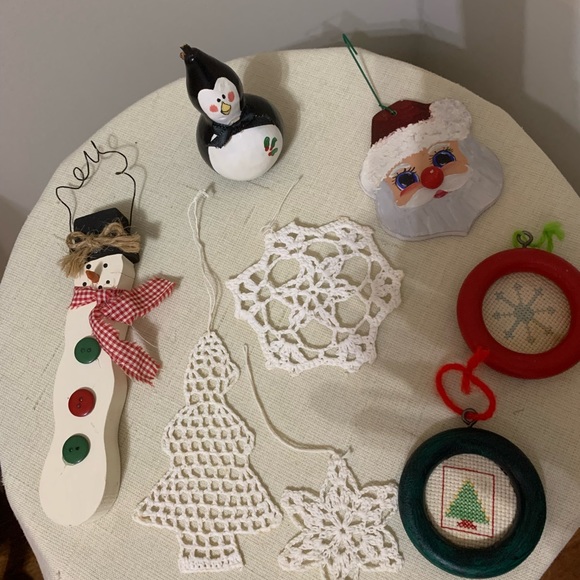 Lot of 8 Vintage Christmas Handmade Ornaments snowman snowflake santa penguin - Picture 2 of 10